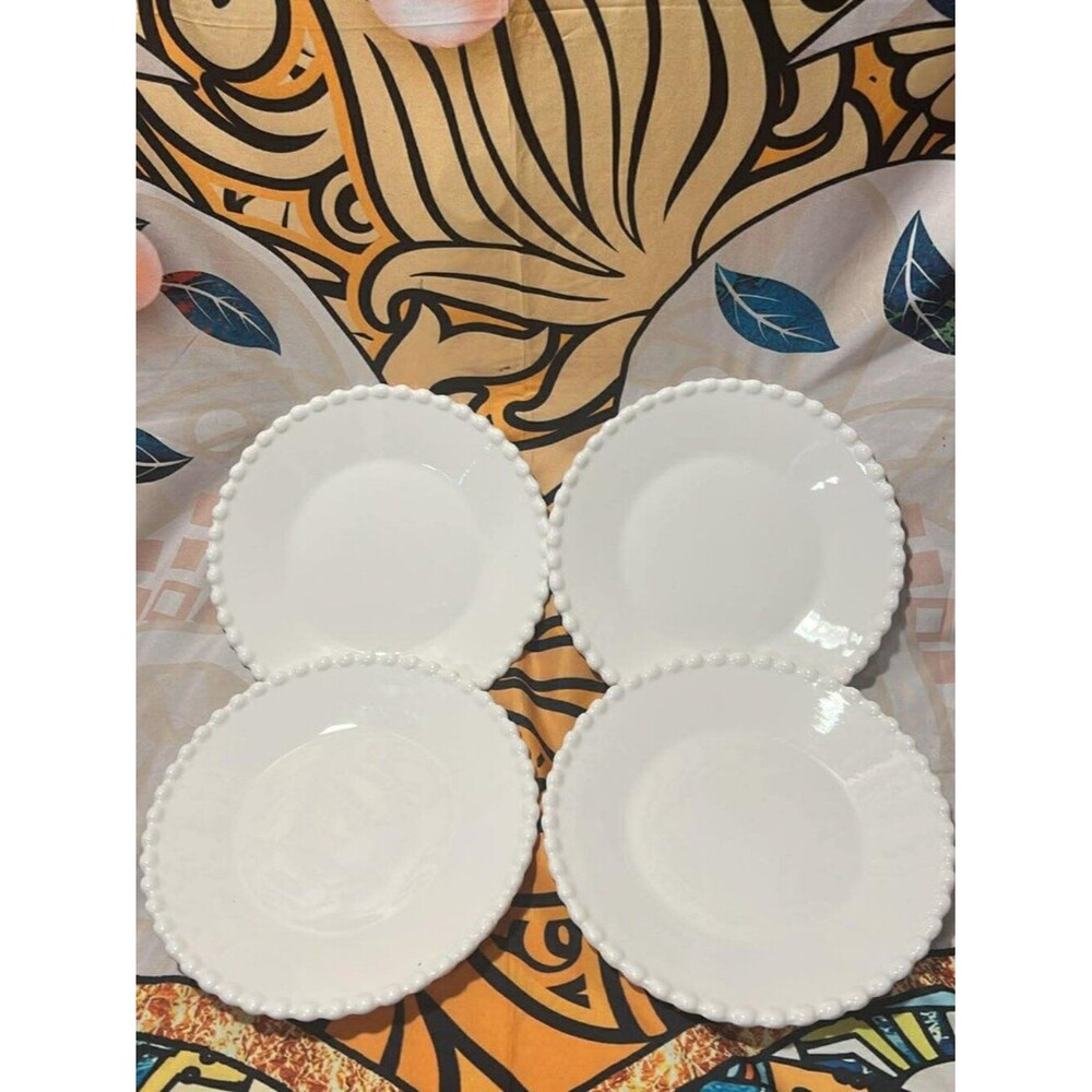Set of 4 White Beaded‑Rim Plates – NEW